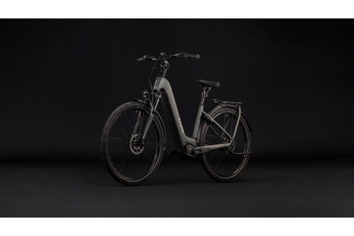 Cube KATHMANDU HYBRID DELUXE PRO 800
